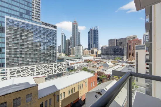 Level 7 Apartment with Easterly Views in Perths West End