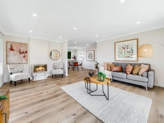 BEAUTIFUL HOME, PRIVATE, AND WELL LOCATED