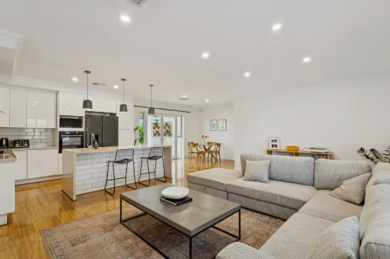Sleek & Stylish Living on the Inglewood Fringe