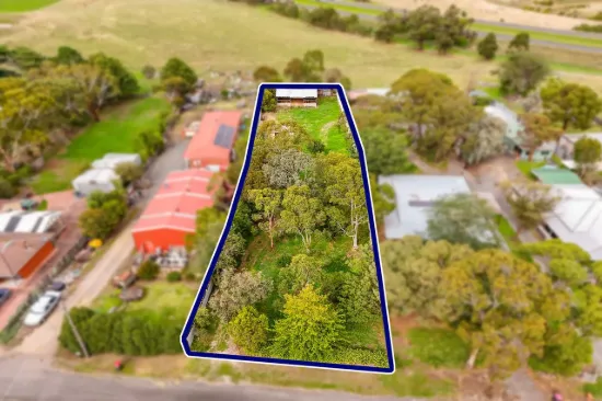PRIME LIFESTYLE OPPORTUNITY IN PICTURESQUE MYRNIONG – 1850 SQM APPROX
