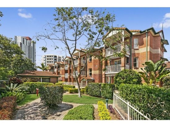 LJ Hooker - Southport - Real Estate Agency