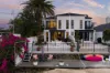 PRESTIGIOUS PARADISE ISLAND WATERFRONT RESIDENCE