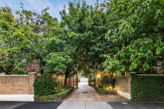 Timeless Elegance in a Secure Blue-Chip Enclave