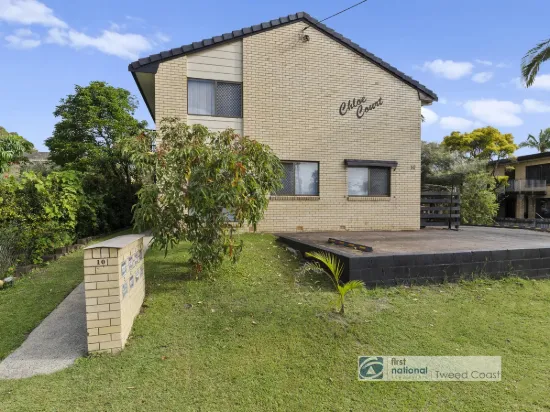 Coastal Living Just Minutes from the Beach