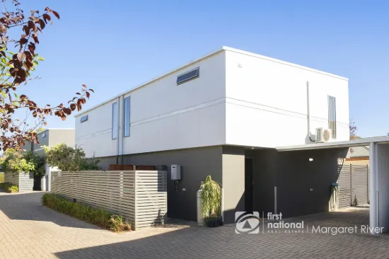 SOLAR PASSIVE TOWNHOUSE IN THE HEART OF MARGARET RIVER