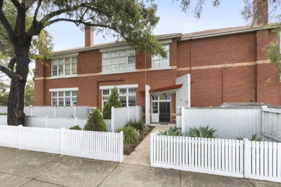 Rare Outdoor Space & A Standout Rippleside Lifestyle