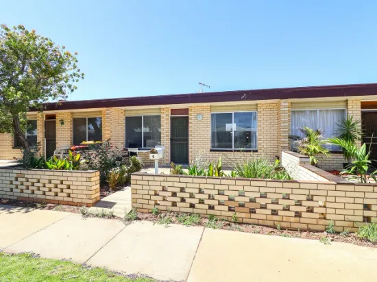 Centrally located single bedroom unit