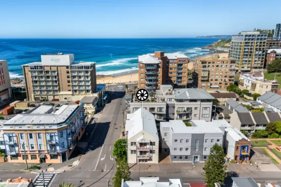 Ocean views and a holiday at home lifestyle in spacious beachside apartment