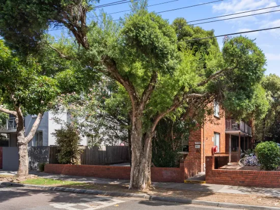 Comfort, Convenience and Value Combine in This Sun-Filled One-Bedroom
Apartment