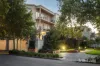 Oversized park-side apartment in exclusive boutique setting