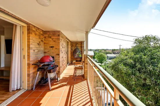 Large North-Facing Unit with Views!