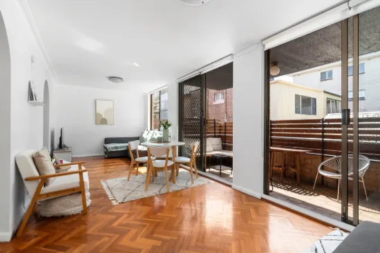 Bright North-Facing Apartment in a Boutique building