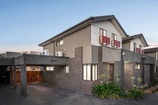 Modern Living with Style, Comfort & Low Maintenance Appeal