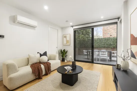 Private Scotch Hill Living with Entertainer's Terrace