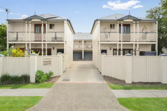 Private Townhouse Retreat Surrounded by Lifestyle Precincts