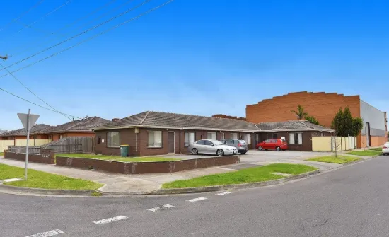 Easy-Care Living with Modern Comfort in the Heart of Thomastown!