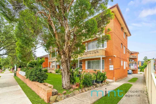 Spacious First-Floor Apartment with Large Balcony & Lock-Up Garage