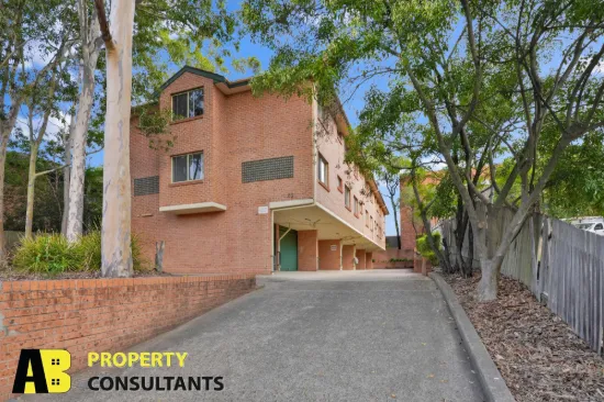 Spacious 2-Bedroom double brick Apartment with Modern Upgrades in a Quiet, Convenient Location (Strata approx. $650/Qtr)