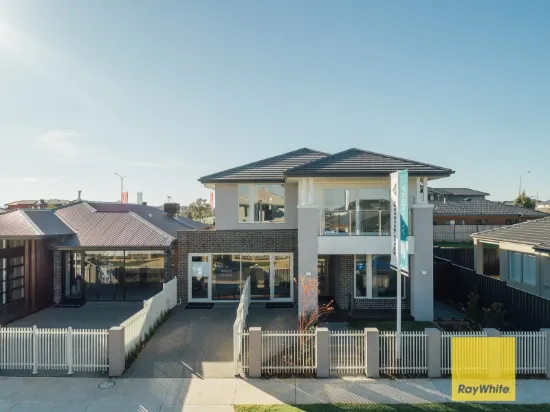 DOUBLE STOREY DISPLAY HOME IN TARNEIT!!!