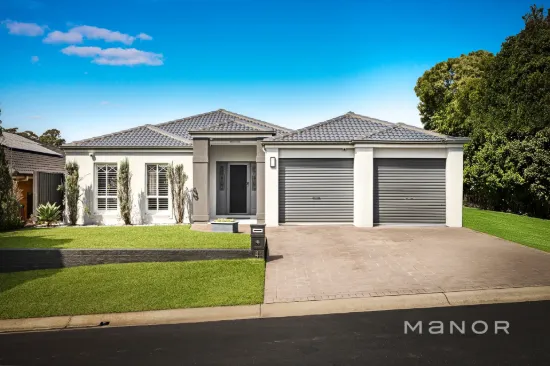 Expansive single level in whisper quiet street on a large 600sqm block