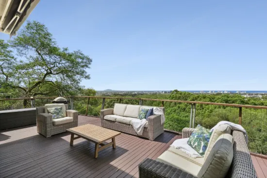 Dual living with Stunning Ocean Views 