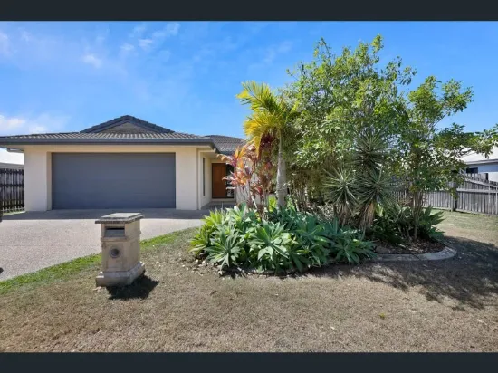 RELAXED COASTAL LIVING IN A QUIET STREET!