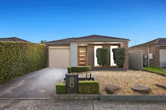 Stylish Hunt Club Living with Modern Comfort