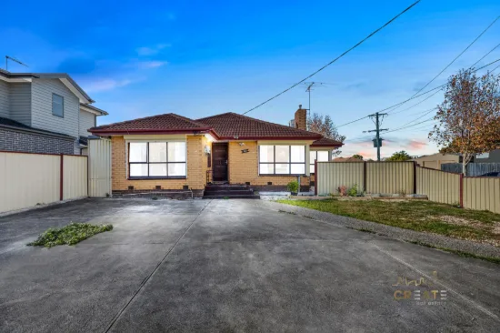 PRIME LOCATION, EASY ACCESS TO EVERYTHING!
