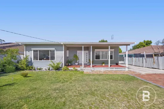 Comfortable Home with Rumpus Room & Rear Lane Access