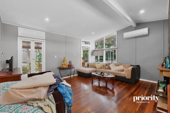Great layout, big block and a fantastic investment opportunity