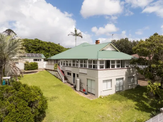 1,065sqm Atop Teneriffe Hill. A Remarkable Opportunity
