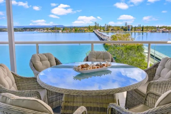 Prestige Penthouse with Sweeping Lake Views in the Heart of Forster!