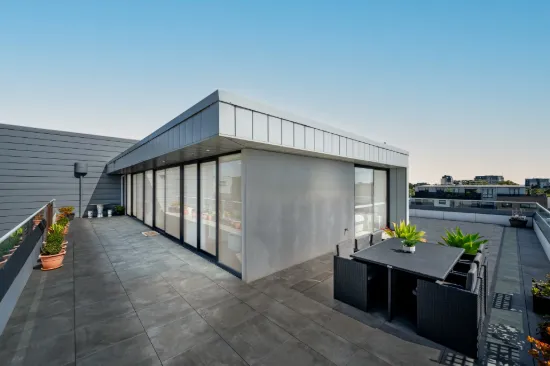Elevated inner-city sanctuary