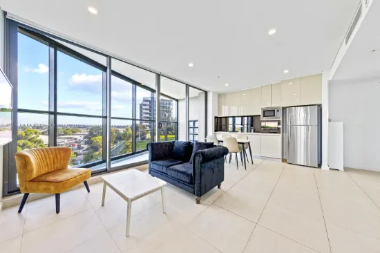 Sunlit Facing | Tile Flooring | Large Internal