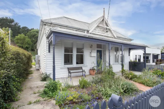 Cottage Charm Meets Expansive Living: Your Private Sanctuary in Black Hill