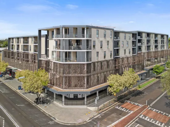 Top-Floor Living with Sunlit Comfort & Unbeatable Convenience