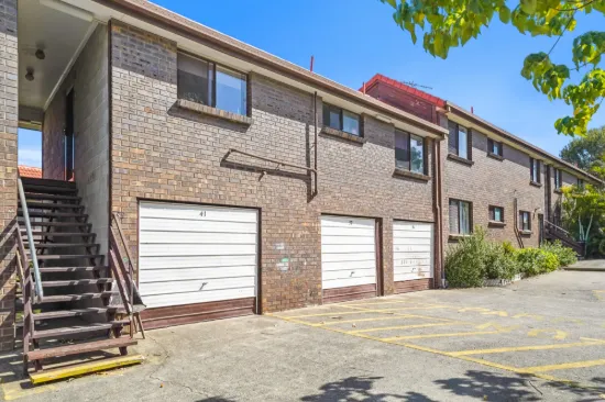 PERFECT INVESTMENT OR FIRST HOME & SELLING THIS WEEKEND NO MATTER WHAT - DO NOT MISS OUT!
