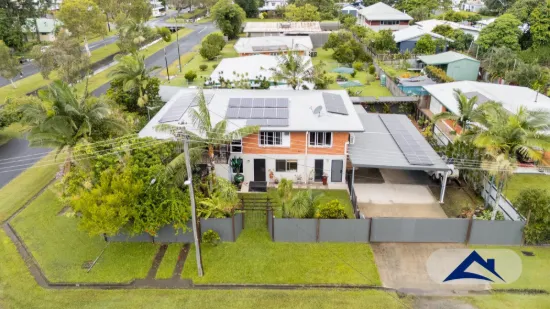 VERSATILE DUAL LIVING ON A GENEROUS 749M2 CORNER BLOCK