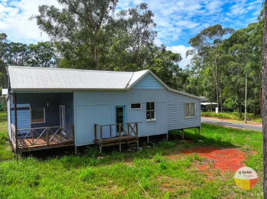 41 DEMPSEY STREET -  APPROVED PLANS - RENOVATORS DELIGHT!