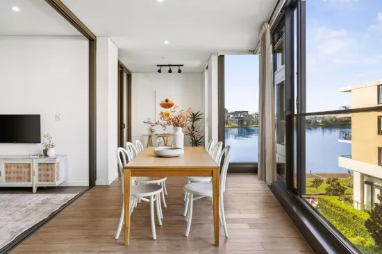 Stylish lifestyle retreat with peaceful water views