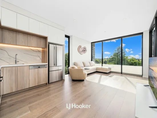 Sun-Drenched Luxury One-Bedroom Apartment with Expansive Winter Garden