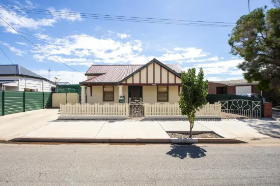 Bungalow style home in a convenient location