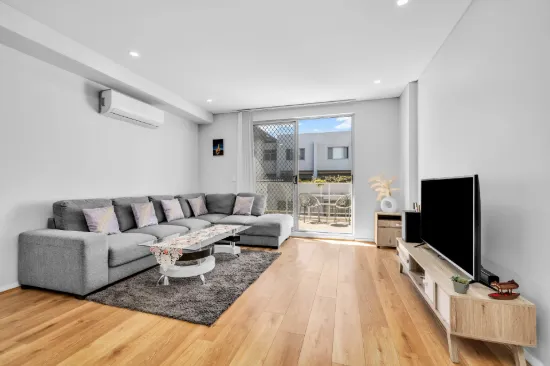 Two-Storey Style, One Unbeatable Location!