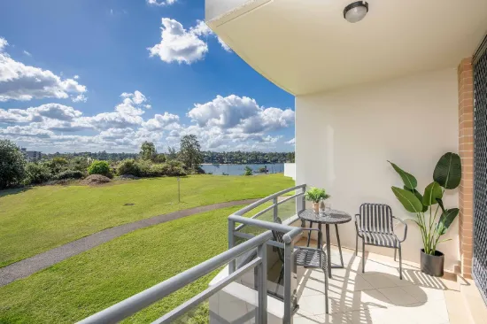 Relaxing Haven on the Waterfront