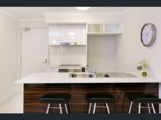 NORTH FACING 1 BEDROOM APARTMENT