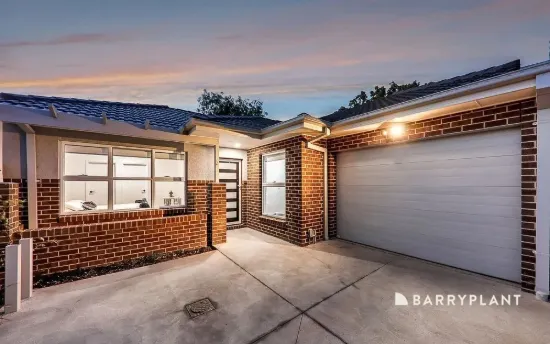 Elegant & Low-Maintenance 3 Bedroom Villa in Prime Location!