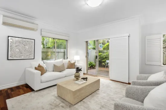 Exceptional Garden Apartment in 'Berkshire Park' with Separate Rear Studio