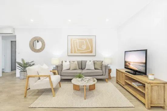 Stylish modern apartment in desirable location