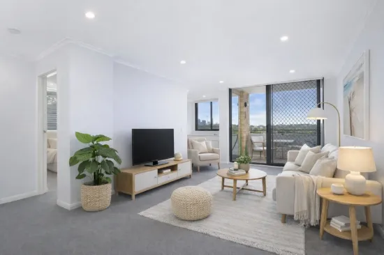 Sunlit North-Facing Parkside Living with Secure Tenancy