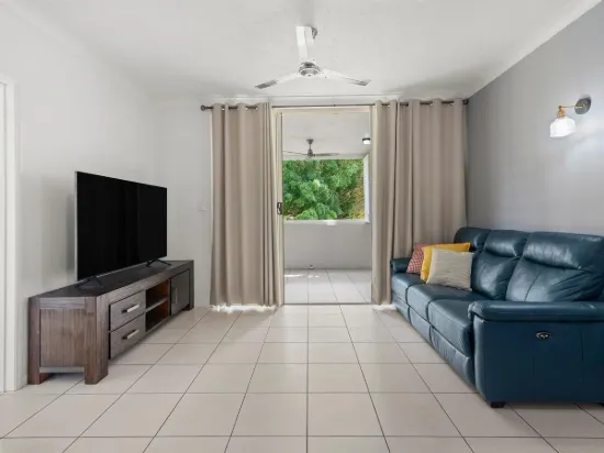 Spacious 3 Bedroom Unit @ City Fringe - Invest or Live